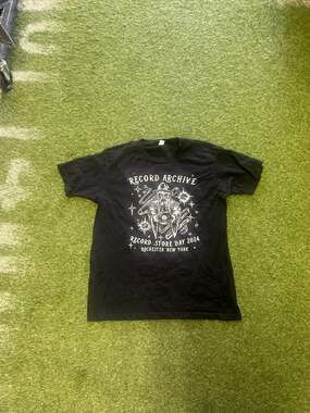 Record Archive Rochester NY Record Store Day 2024 Wizard T-Shirt Size L